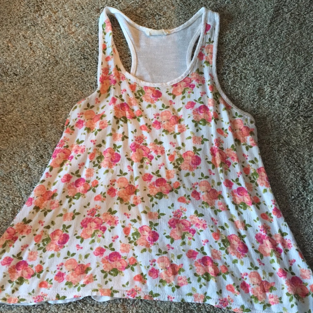 Pretty floral design tank top